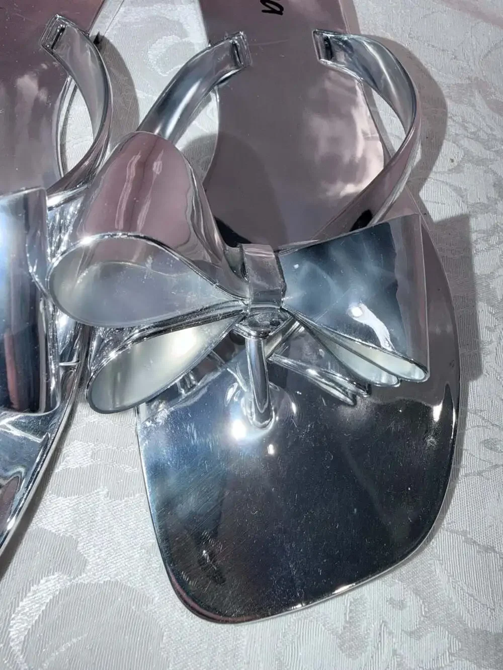 Liliana Silver Metallic Bow Flat Sandals Flip Flops Size US 10